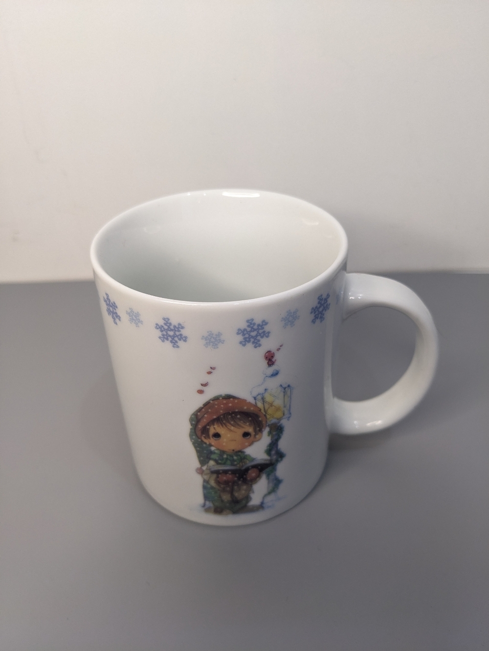 Precious Moments Winter Mug Snowflake Border Christmas Collectible Vintage 2007